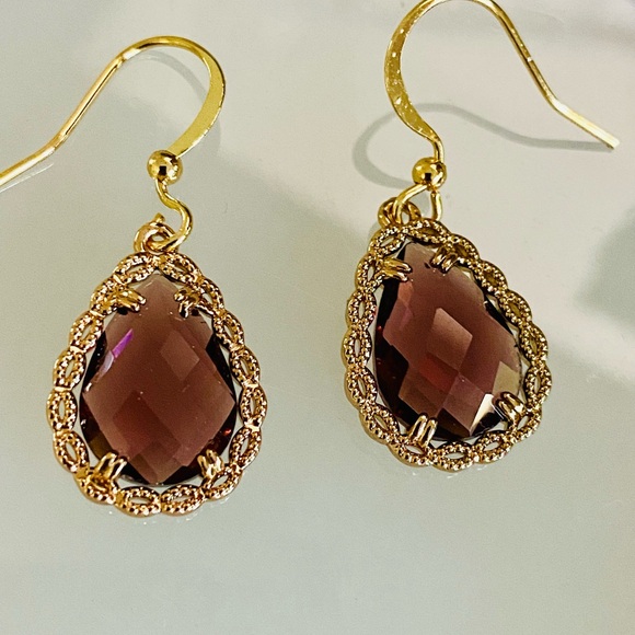 Lace edged wine drop earrings - Picture 4 of 5